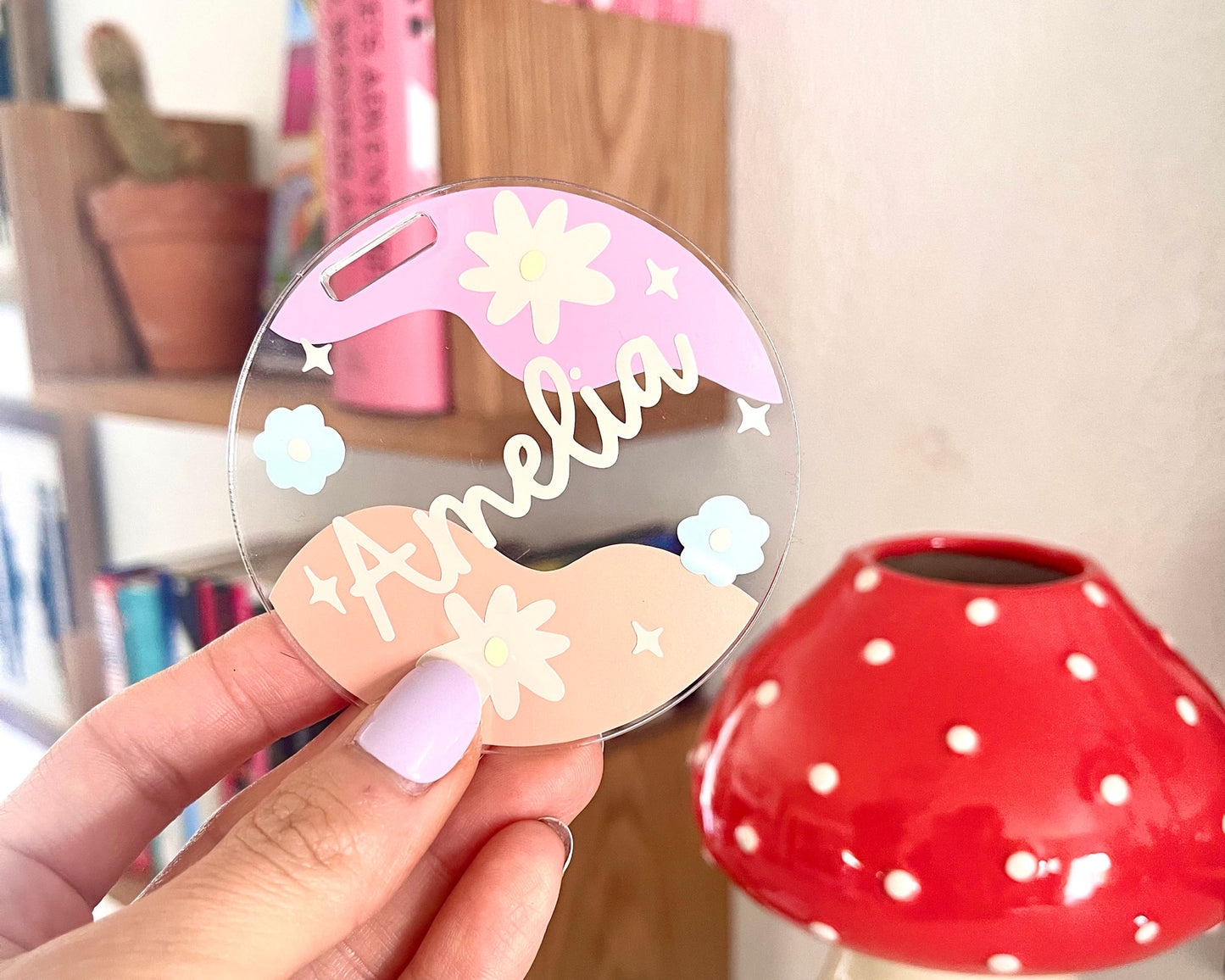 FREE Pastel Retro Name Tag SVG | Circle Blank Template