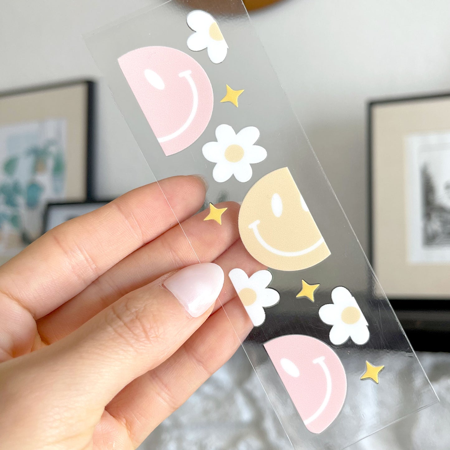 Bookmark UV DTF Decal | Classic Happy Face | Easy DIY Bookmark Idea