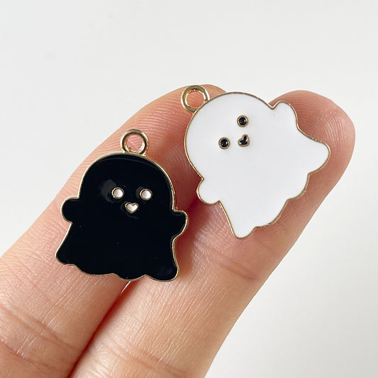 Mini Enamel Charm: Cute Ghost